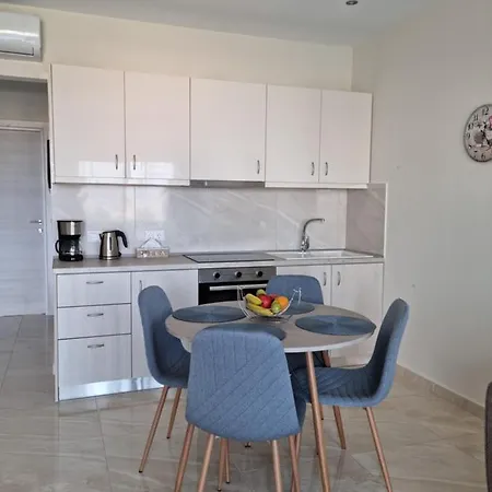 Ma Maison Bleue * קרמסטי